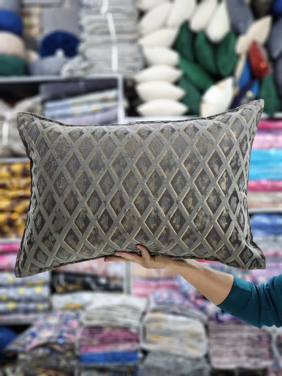 رو بالشی مخمل شانل کد K10